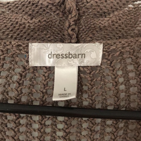 Light weight but warm cardigan - Picture 2 of 5